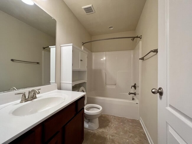 Building Photo - 326 Falcon Run