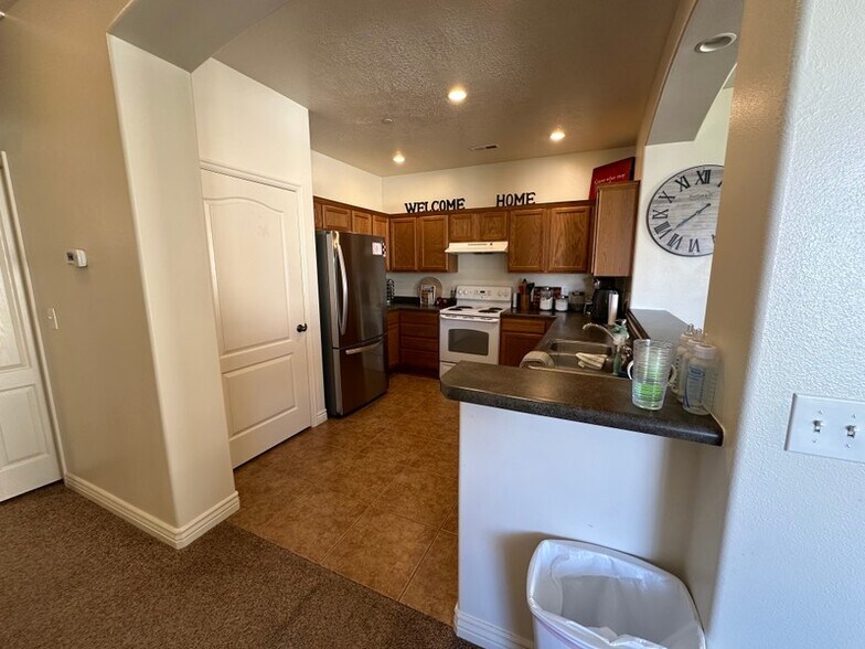 Building Photo - 1655 W 3180 N