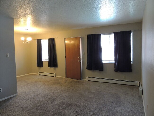 Building Photo - 1 Bed 1 Bath Apartment Near St. Marys