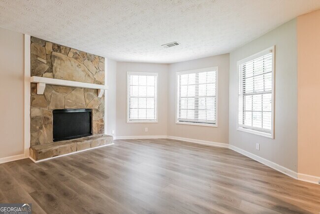 Building Photo - 2127 Atkinson Ln