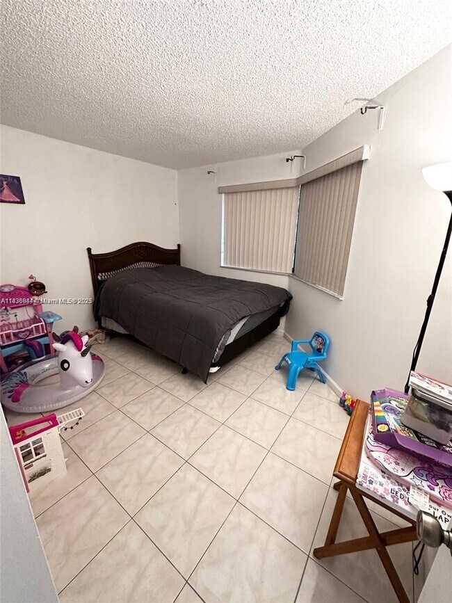 Building Photo - 8082 NW 15th Manor