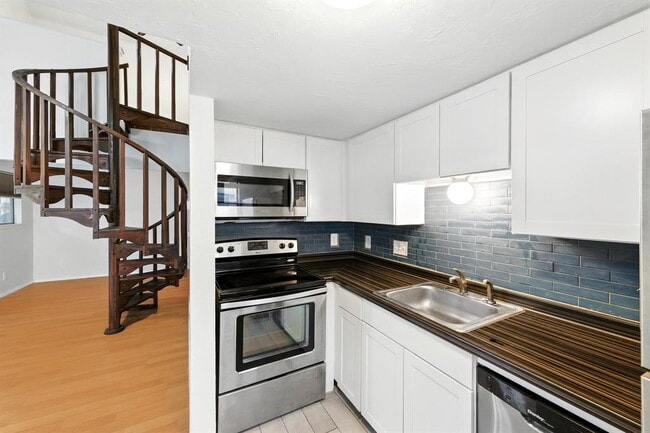 Building Photo - 2500 Burleson Rd