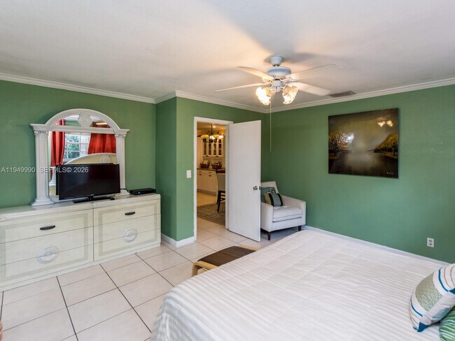 Building Photo - 5524 Garfield St