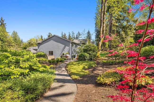 Building Photo - Bainbridge Island Home