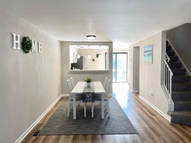 Building Photo - 9516 Dunbrook Ct