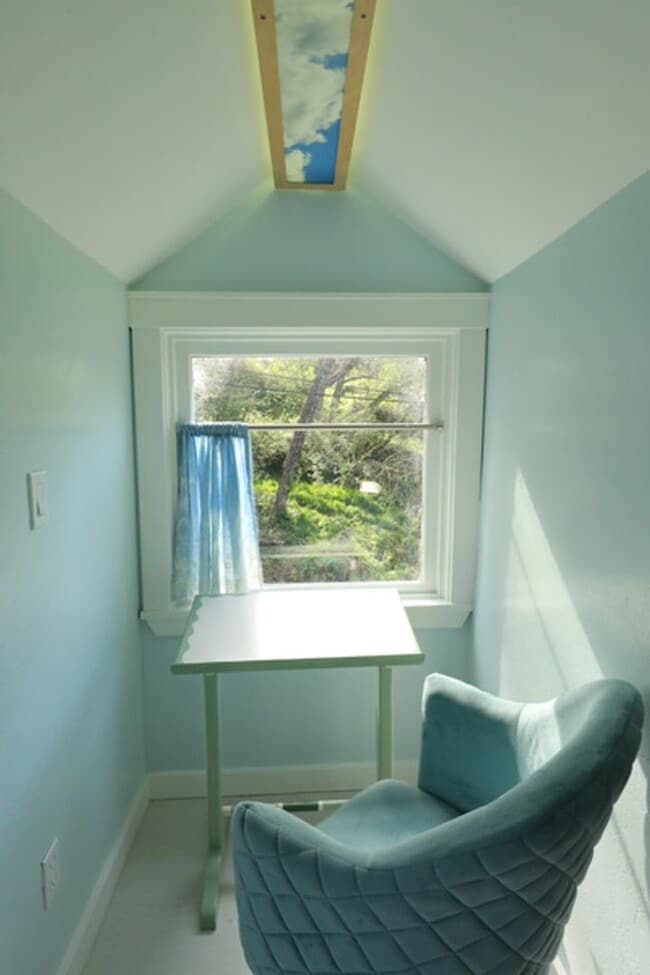 Building Photo - Artsy Studio in Westhaven with Attic Bedroom