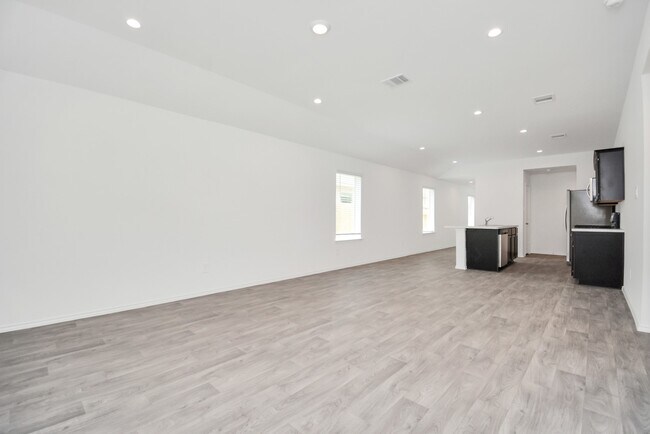 Building Photo - 23133 Teakwood Hills Dr