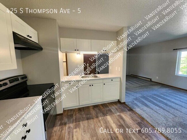 Building Photo - 425 S Thompson Ave
