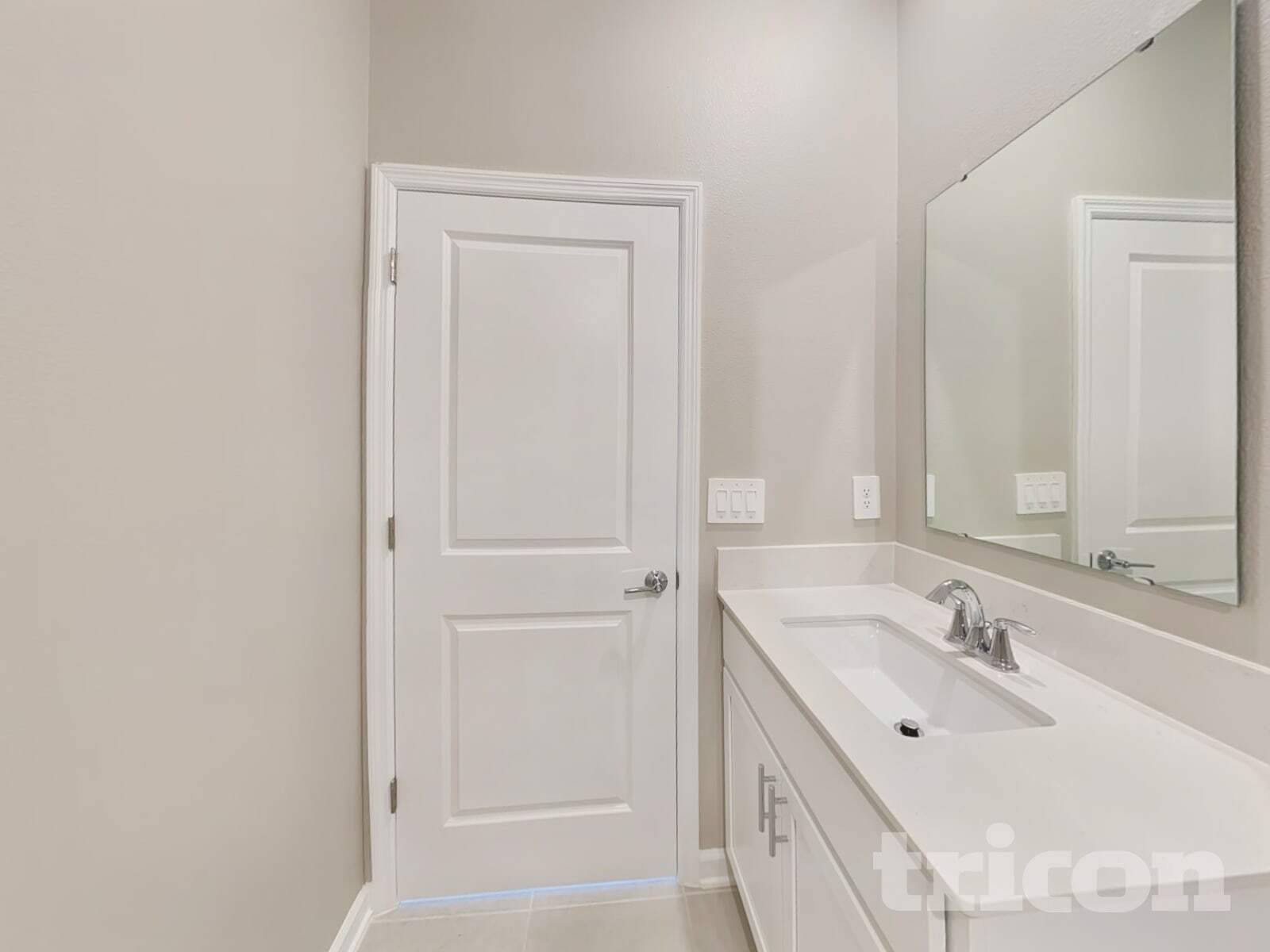 Building Photo - 743 Honeyrock St