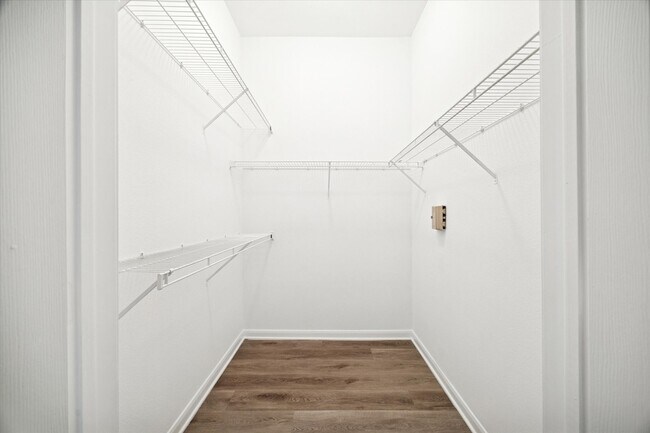 Building Photo - 5353 Memorial Dr