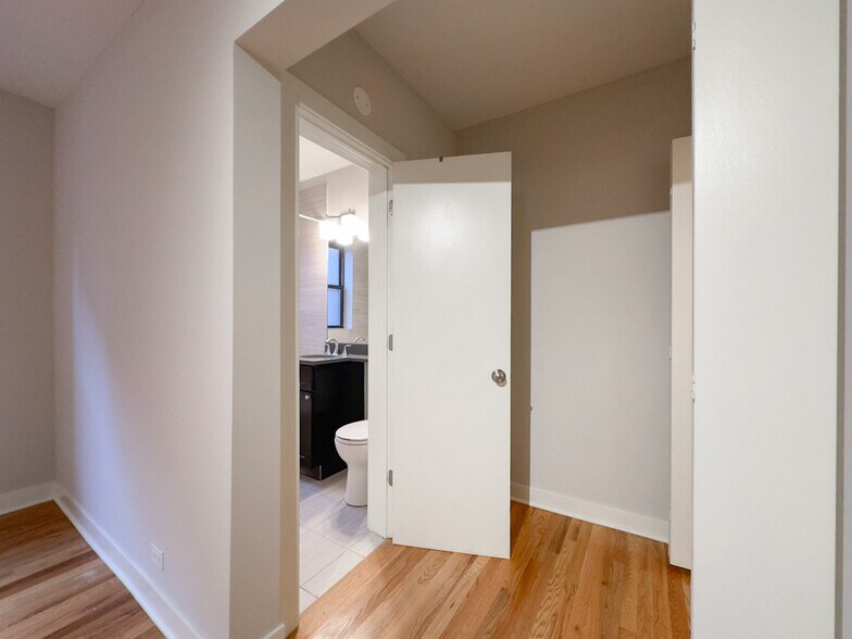 Building Photo - 2424 N Kedzie Blvd