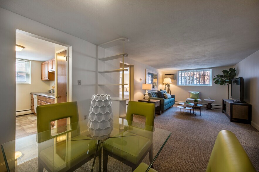 Building Photo - 11 Brattle Dr