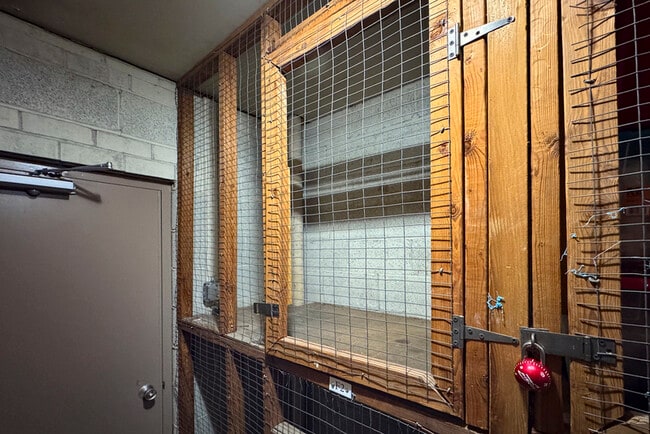 Building Photo - 10596 Twin Rivers Rd