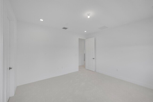 Building Photo - 13072 Feathering Wy