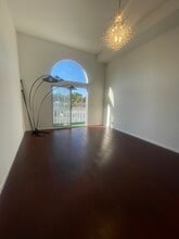 Building Photo - 421 Hylan Blvd