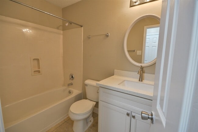 Building Photo - 13027 Lark Point Ct