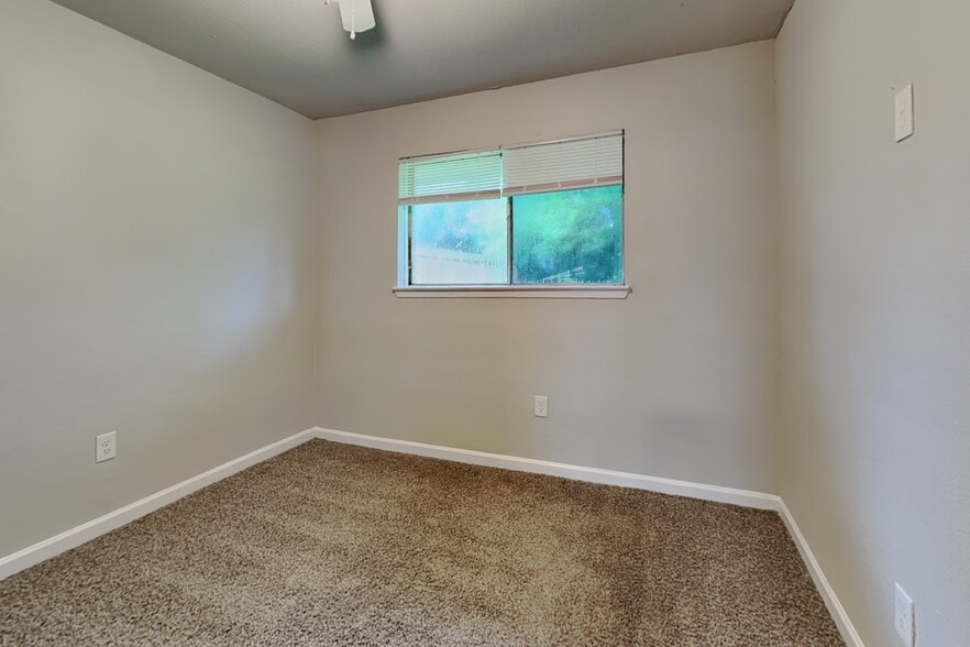 Building Photo - 4523 Bayou Vista Dr
