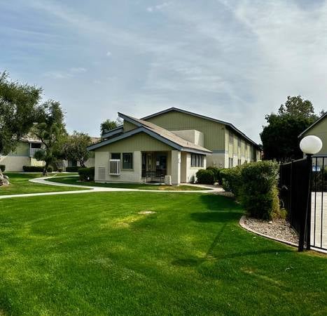 Building Photo - 9231 N 99th Ave