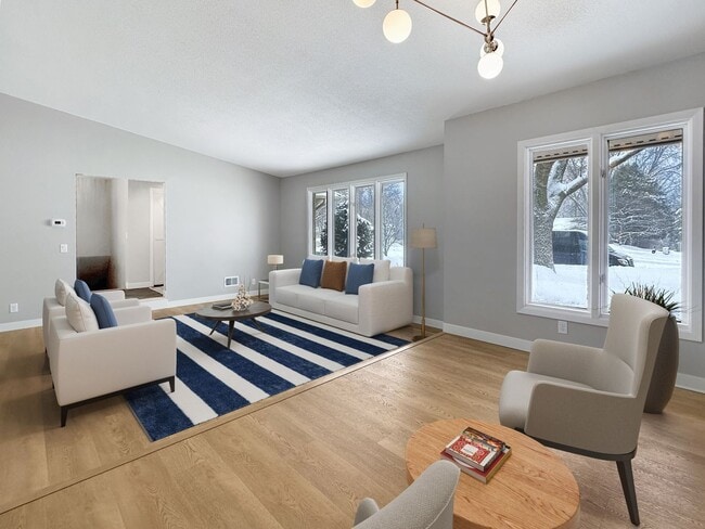 Building Photo - 645 Windemere Curve