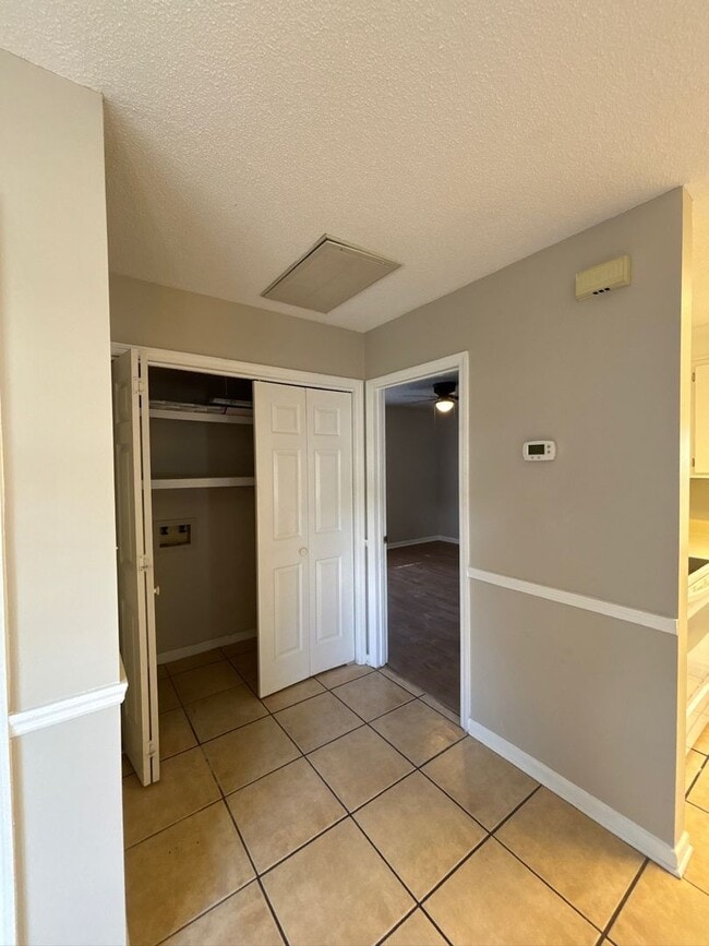 Building Photo - Townhome for Rent