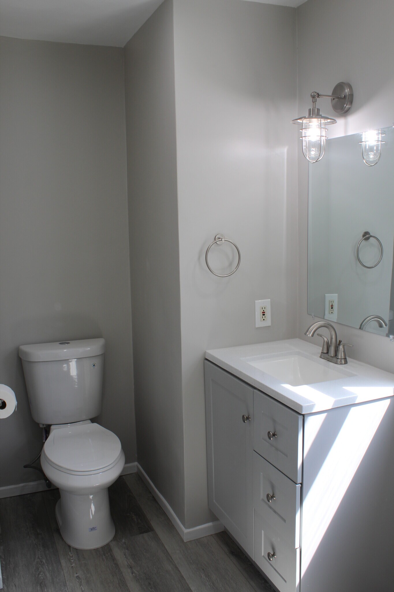 Building Photo - 934 Highline Rd