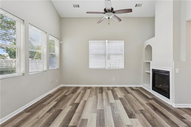 Building Photo - 283 Hiawassee Dr