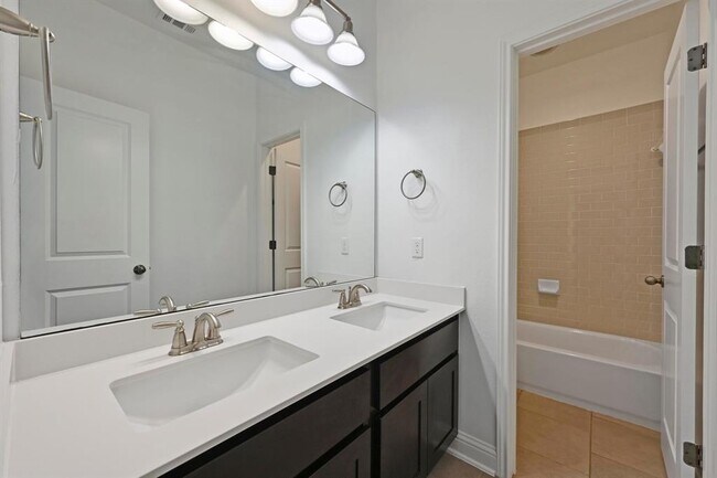 Building Photo - 12624 Ondara Dr