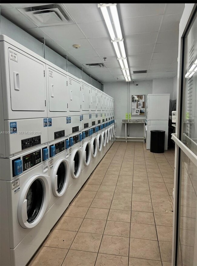 Building Photo - 800 N Miami Ave