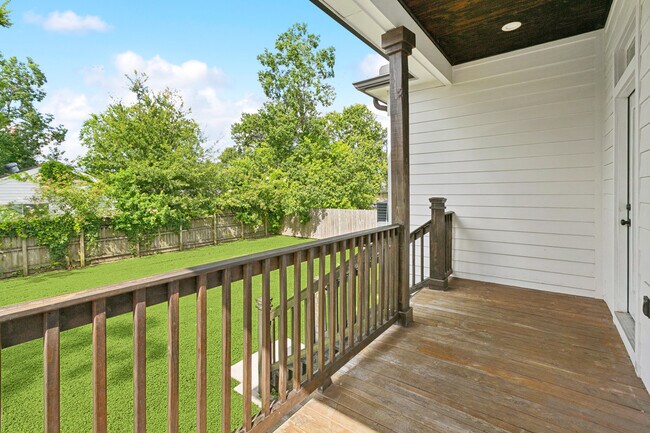 Building Photo - 90 E Claiborne Square