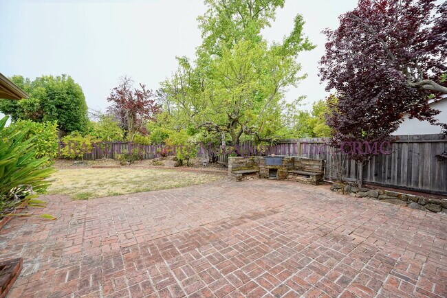Building Photo - Terra Linda Home, 3-bedroom, 2-bath, singl...
