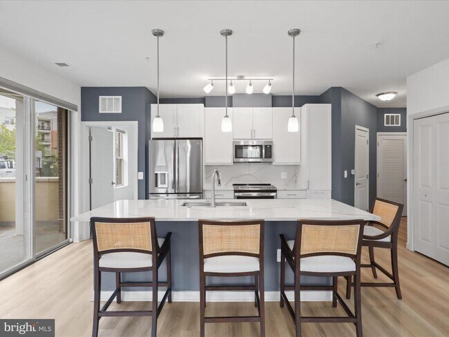 Building Photo - 10755 Fairgrounds Dr