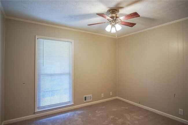 Building Photo - 2173 Holly Ct