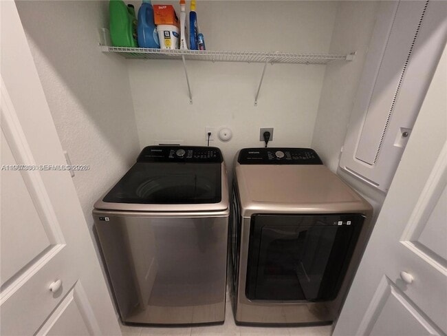 Building Photo - 13130 SW 232nd Ter