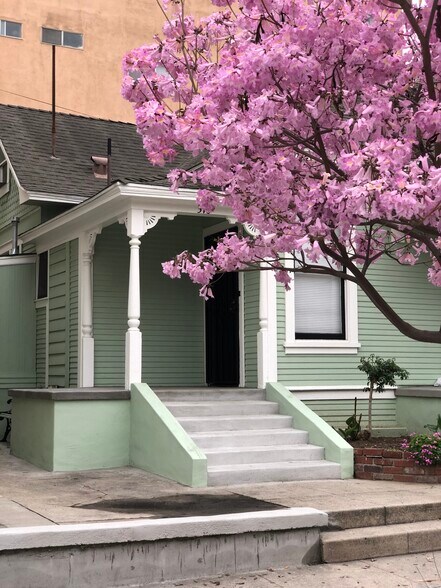 Building Photo - 316 W 4th St