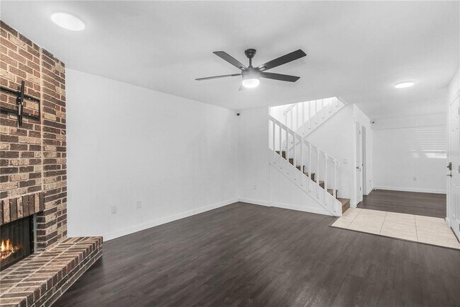 Building Photo - 401 Terrace Ct