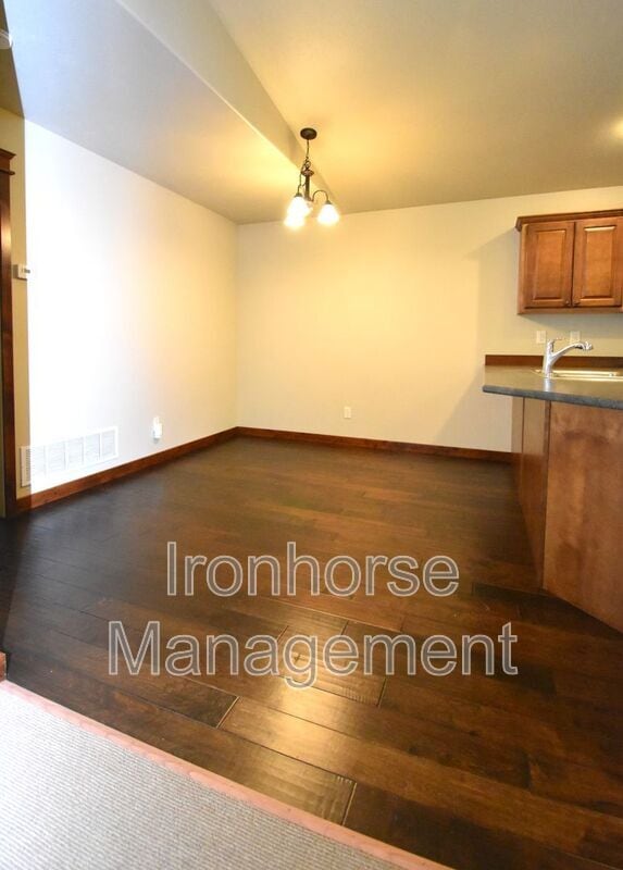 Building Photo - 103 Covey Ct