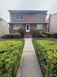 Building Photo - 324 Mayhill St