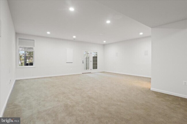 Building Photo - 42824 Edgegrove Heights Terrace