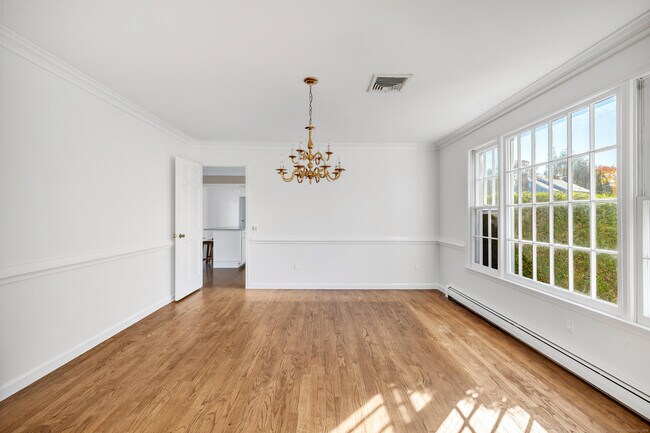 Building Photo - 41 Butternut Ln