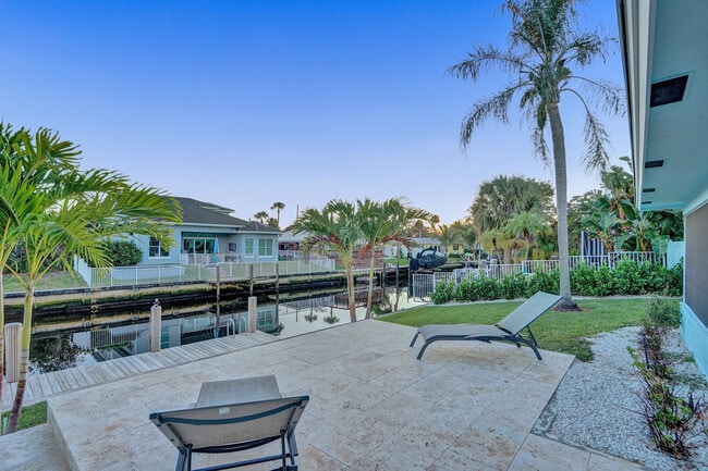 Building Photo - 620 W Palmetto Park Rd