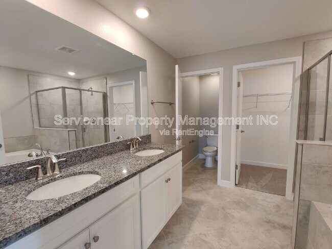 Building Photo - 23240 Willow Glen Way