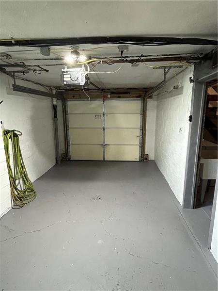 Building Photo - 1061 Park Ave