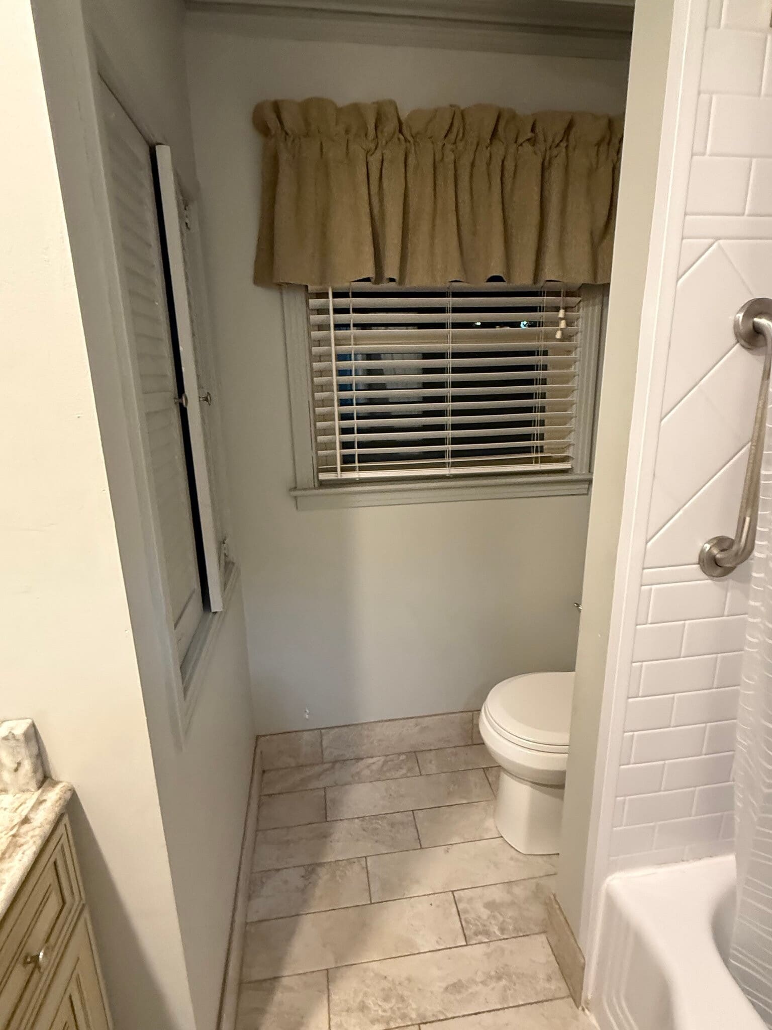 Building Photo - 212 White Oak St