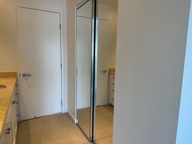 Building Photo - Epic REA: Fabulous 2 BR/2 BA South Beach C...