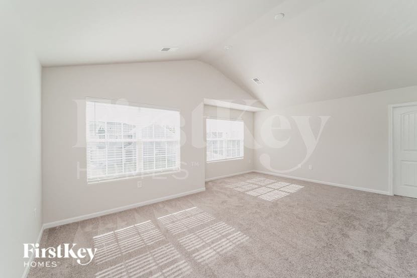 Building Photo - 8421 Deerwood Rd