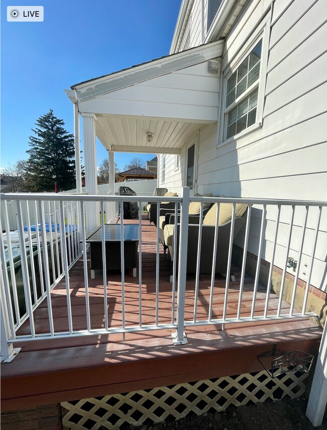 Building Photo - Beautiful Cape Cod 3 bedroom 2 bath- Ellwood City