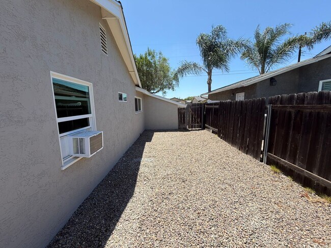 Building Photo - Charming 3 Bedroom Home with Beautiful Backyard in San Carlos