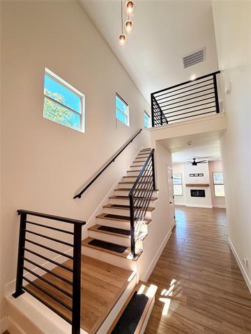 Building Photo - 1720 Lloyd Ave