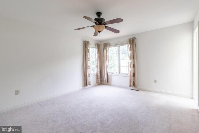 Building Photo - 17 Landon Way