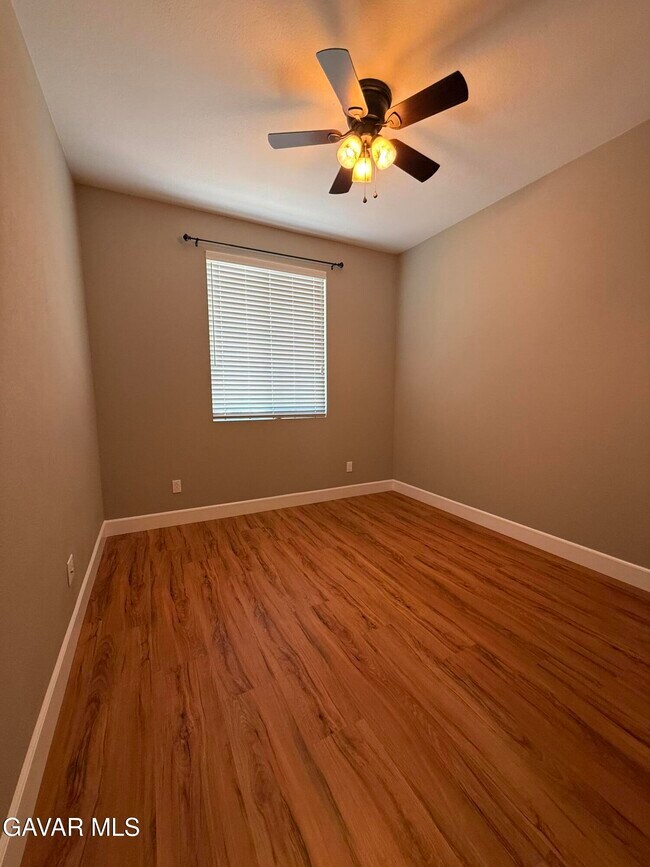 Building Photo - 37434 Butternut Ln